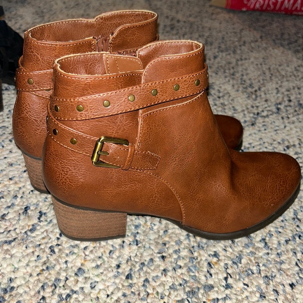 Naturalized SOUL chestnut boots